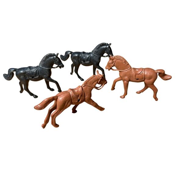 Vintage Wild West Mini Toy Horses set 4, Plastic 2’1/2 x 2’ inches - Picture 2 of 3